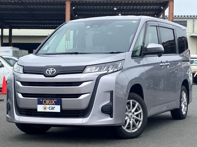 TOYOTA NOAH 4WD