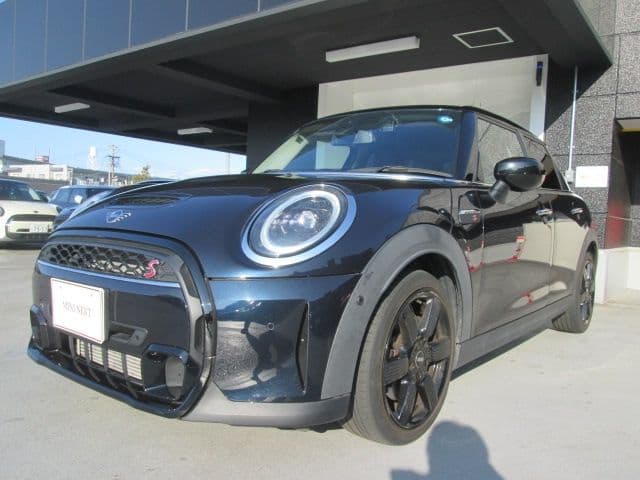 Car thumbnail 4