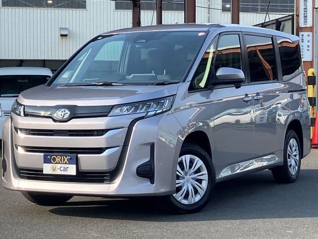 TOYOTA NOAH 4WD