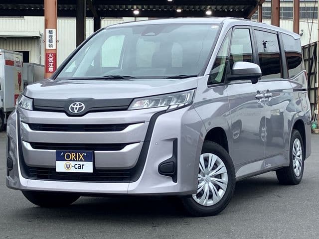 TOYOTA NOAH 4WD