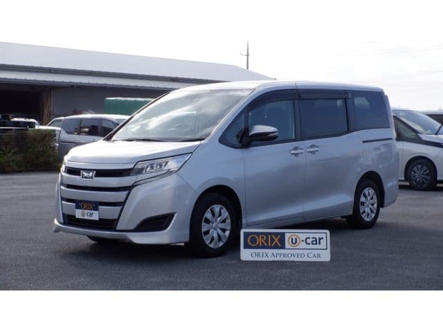 TOYOTA NOAH