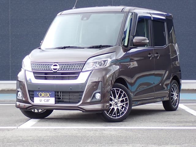 NISSAN
