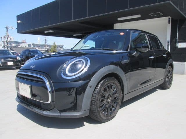 Car thumbnail 3