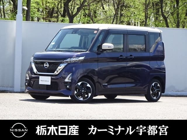 NISSAN