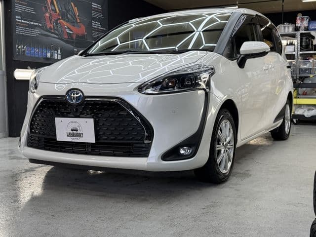TOYOTA SIENTA HYBRID
