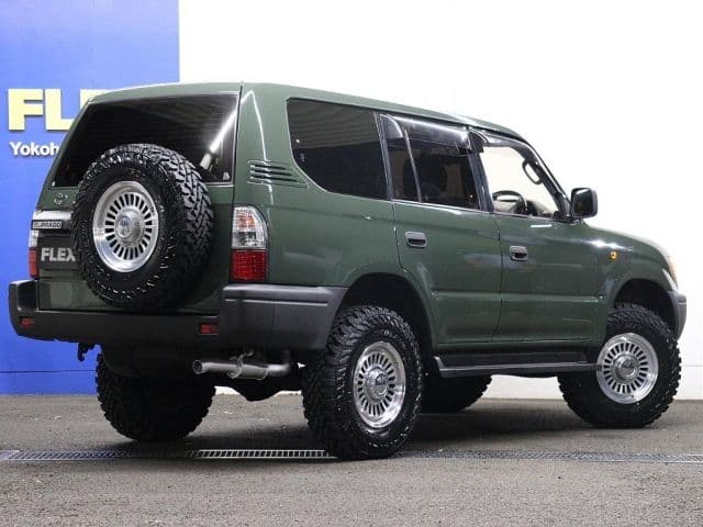 Car thumbnail 3
