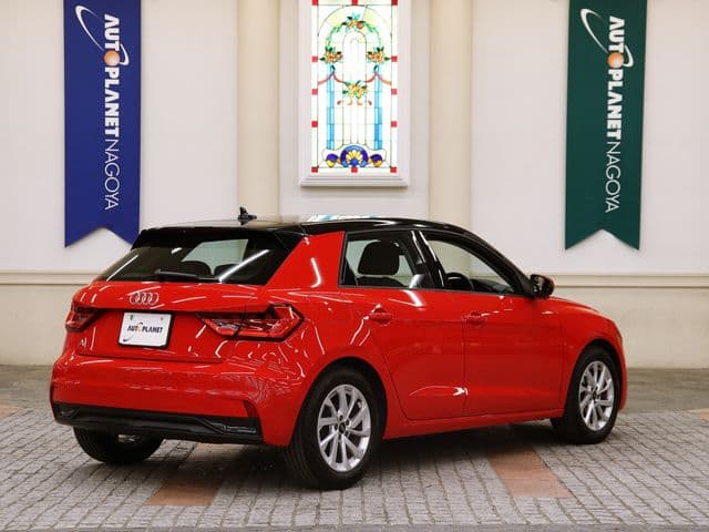 Car thumbnail 3