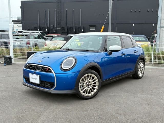 Car image 1