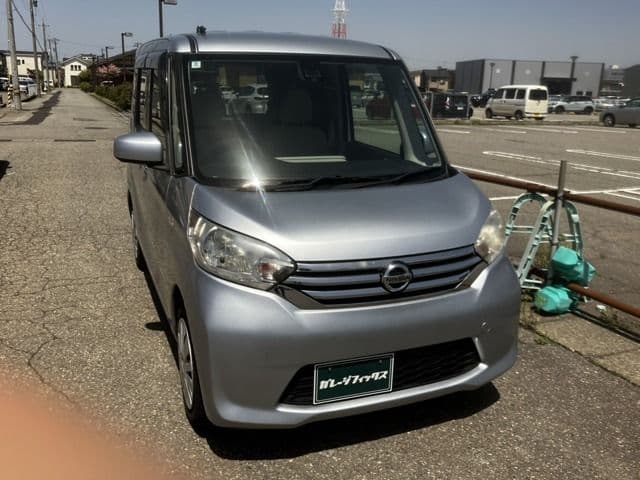 NISSAN