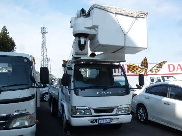 ISUZU