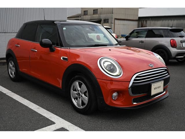 Car thumbnail 3