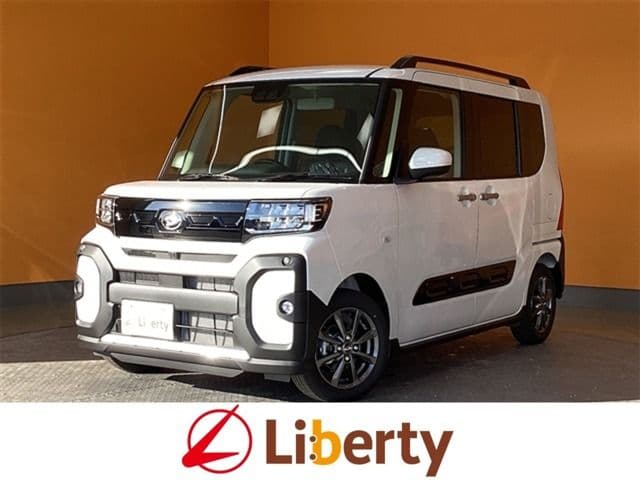 DAIHATSU TANTO FAN CROSS
