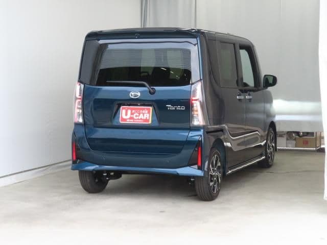 Car thumbnail 4