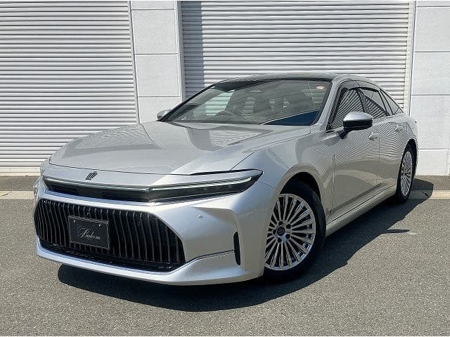 TOYOTA CROWN sedan hybrid