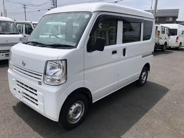 NISSAN NV100 CLIPPER 4WD