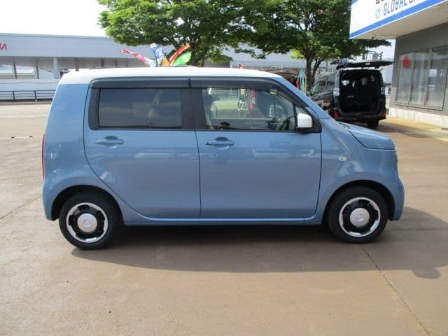 Car thumbnail 3