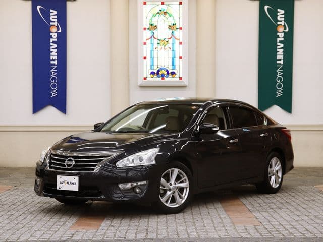 NISSAN