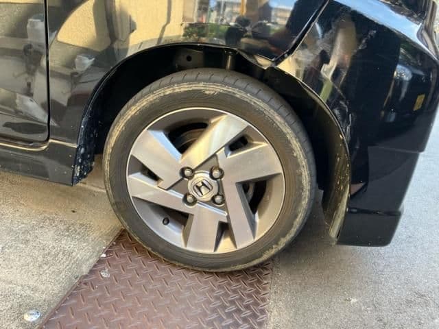 Car thumbnail 3