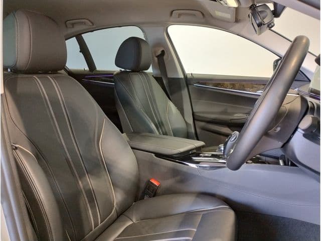 Car thumbnail 4