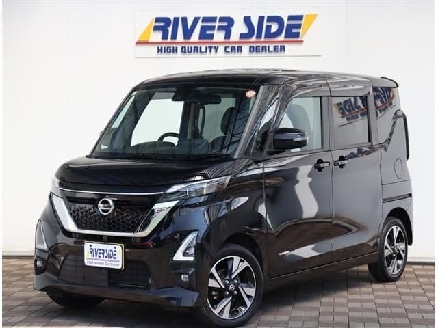 NISSAN