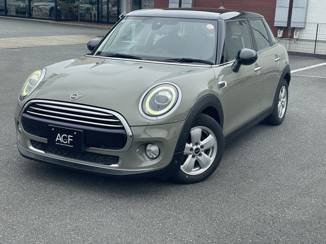 Car image 1