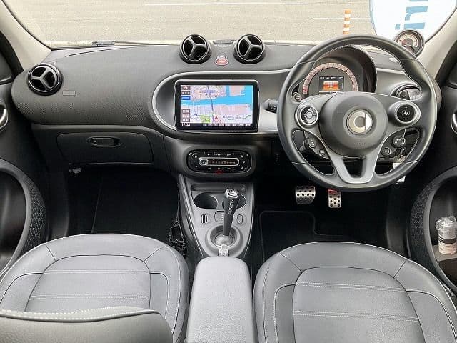 Car thumbnail 3