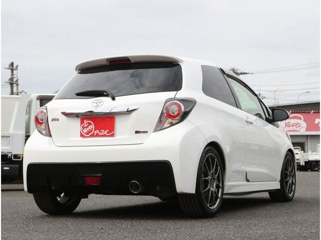 Car thumbnail 2