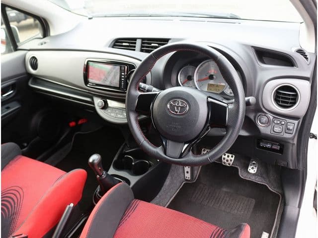 Car thumbnail 3