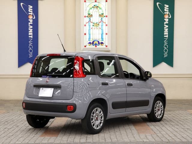 Car thumbnail 3