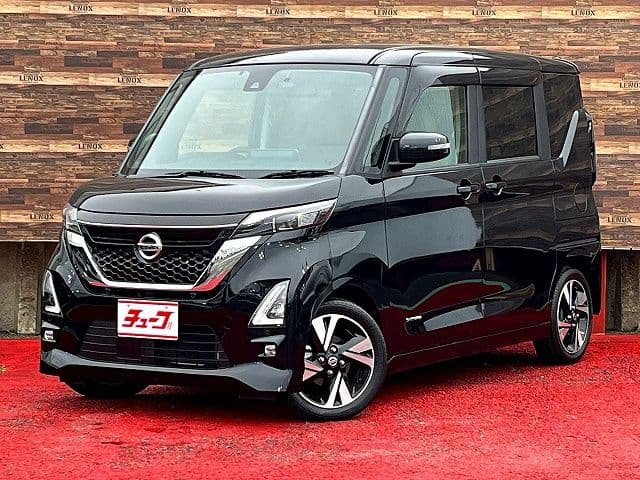 NISSAN