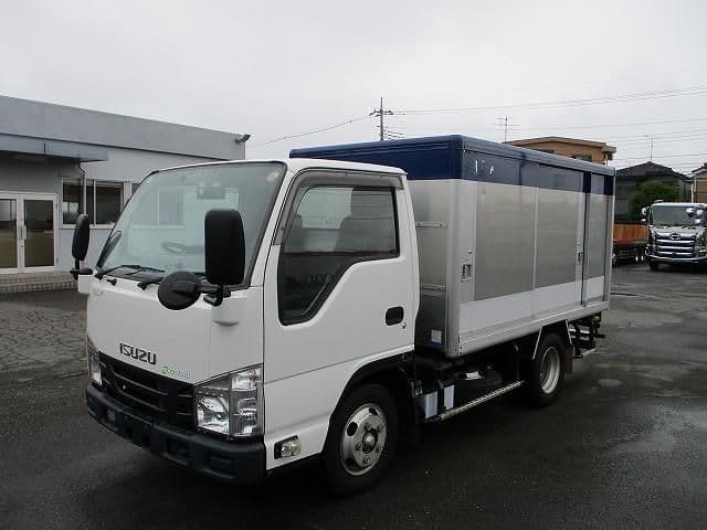 ISUZU