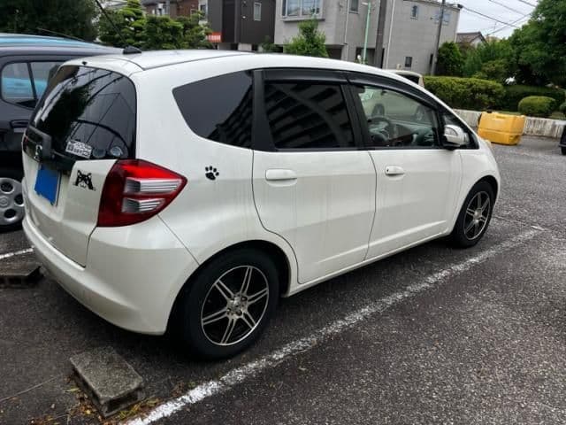 Car thumbnail 3