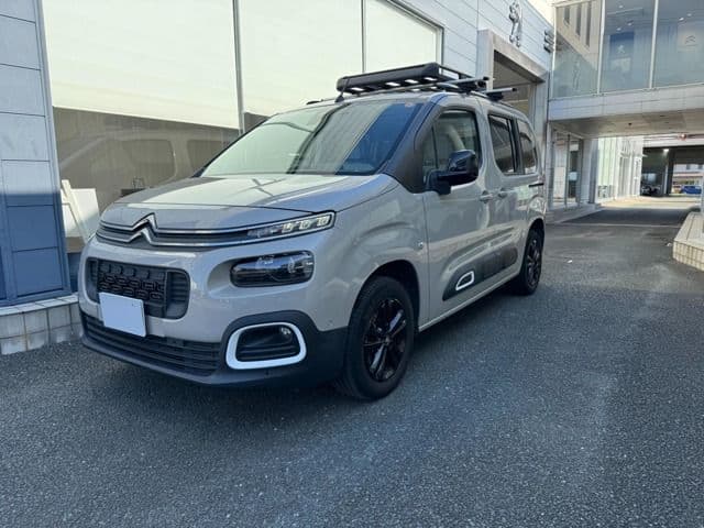 Car image 1