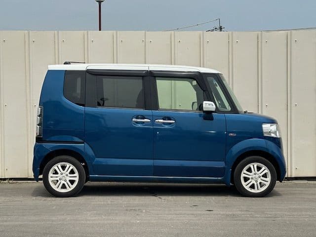Car thumbnail 3