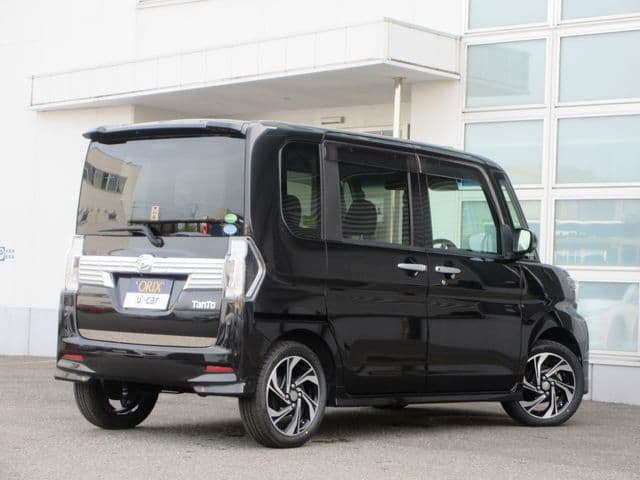 Car thumbnail 3
