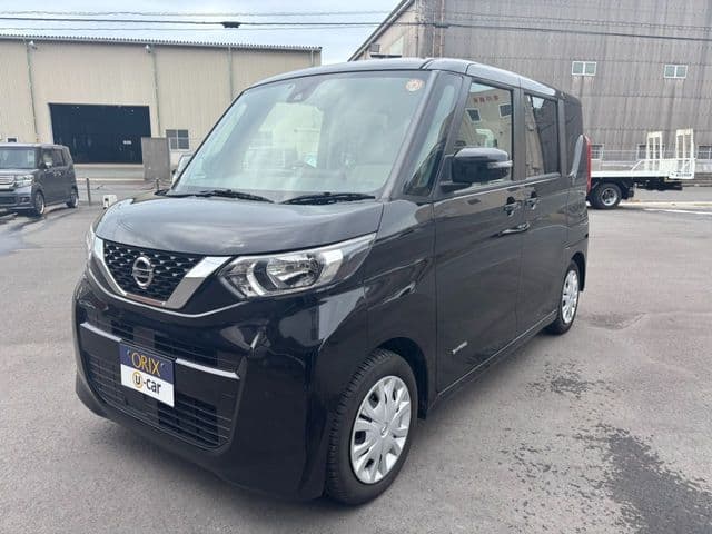 NISSAN