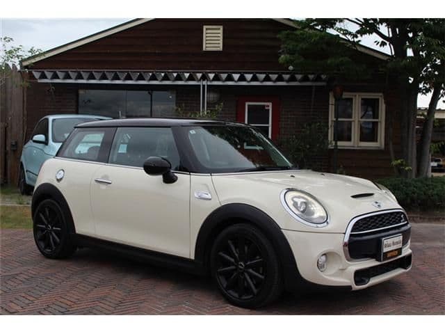 Car image 1
