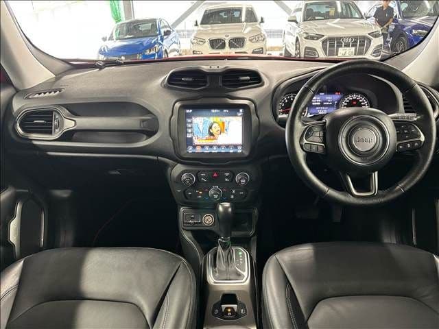 Car thumbnail 3