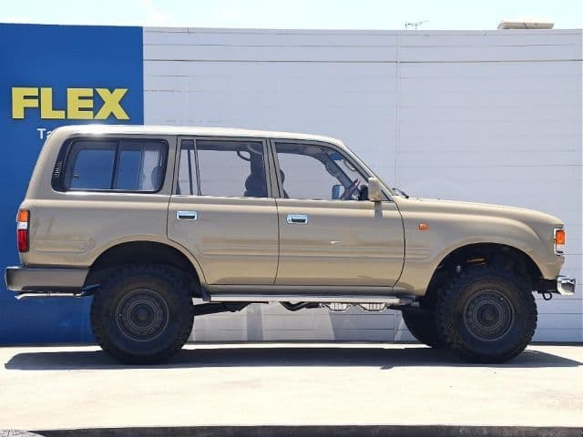 Car thumbnail 4