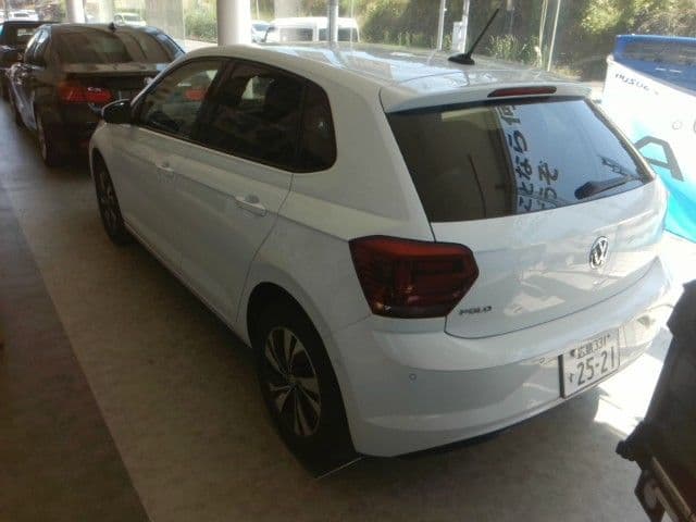 Car thumbnail 3