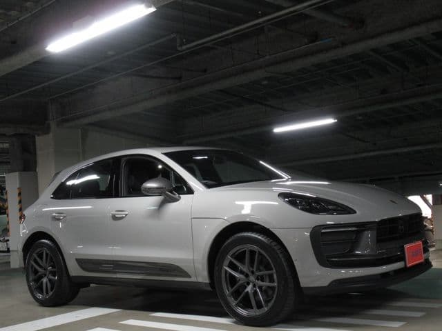 PORSCHE