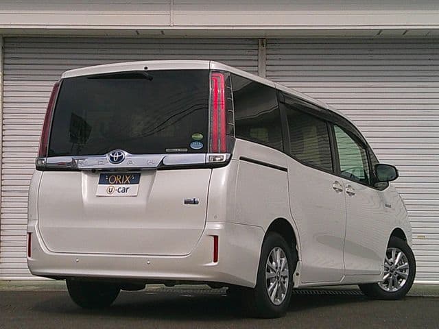 Car thumbnail 3