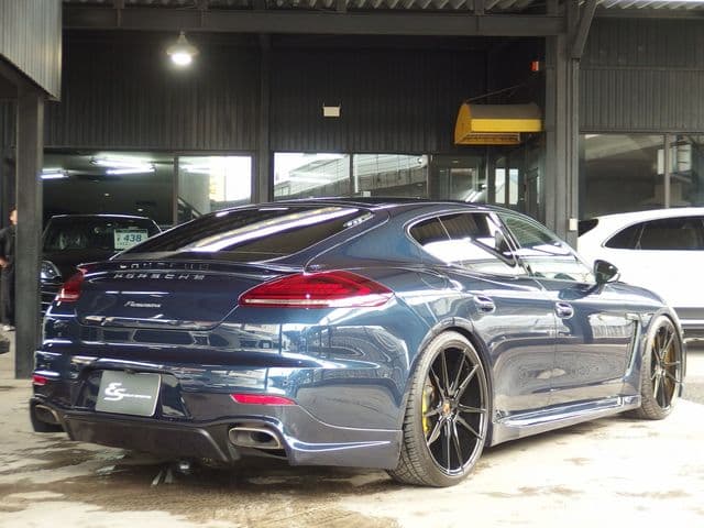 Car thumbnail 3