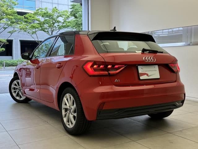 Car thumbnail 3