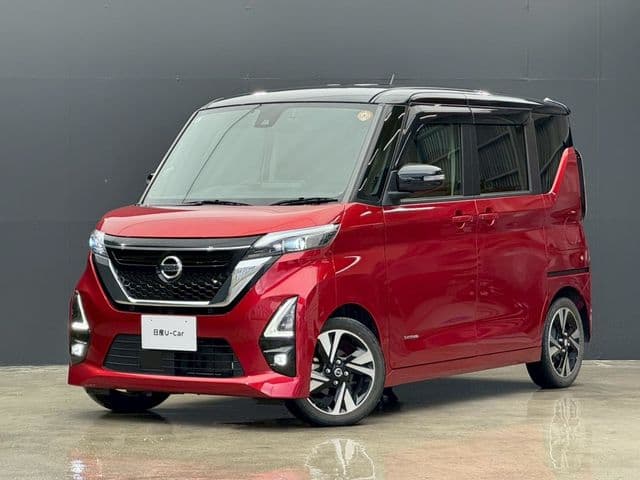 NISSAN