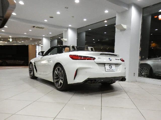 Car thumbnail 4
