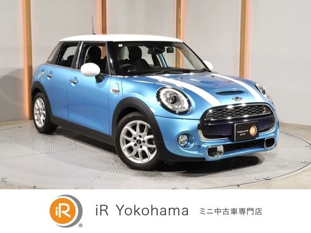 Car image 1