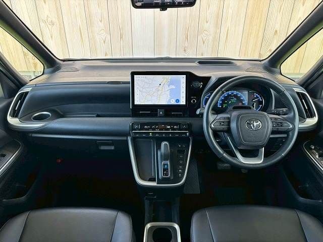Car thumbnail 3