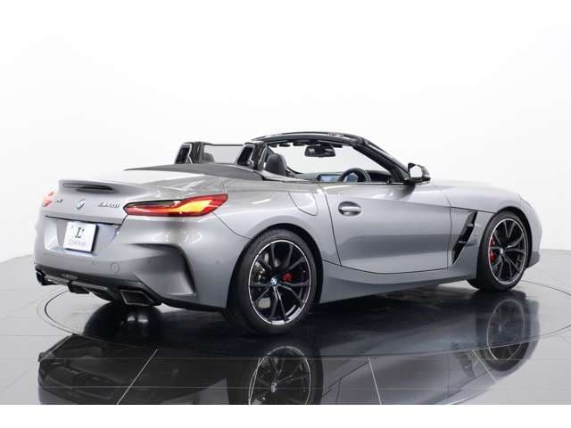 Car thumbnail 3
