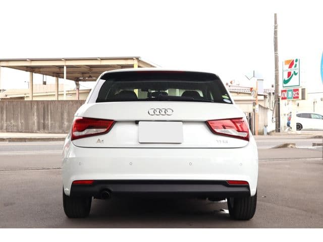 Car thumbnail 3